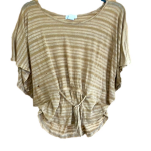 👕10/$30 Girls medium shirt